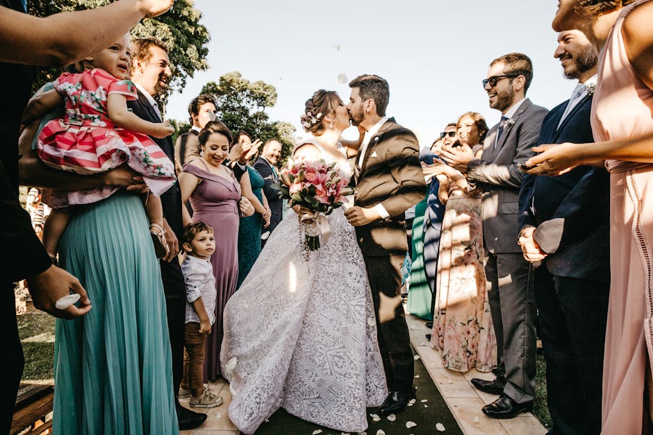 Chic Guest Attire for Fall Weddings: Navigating Venues and Dress Codes in 2025