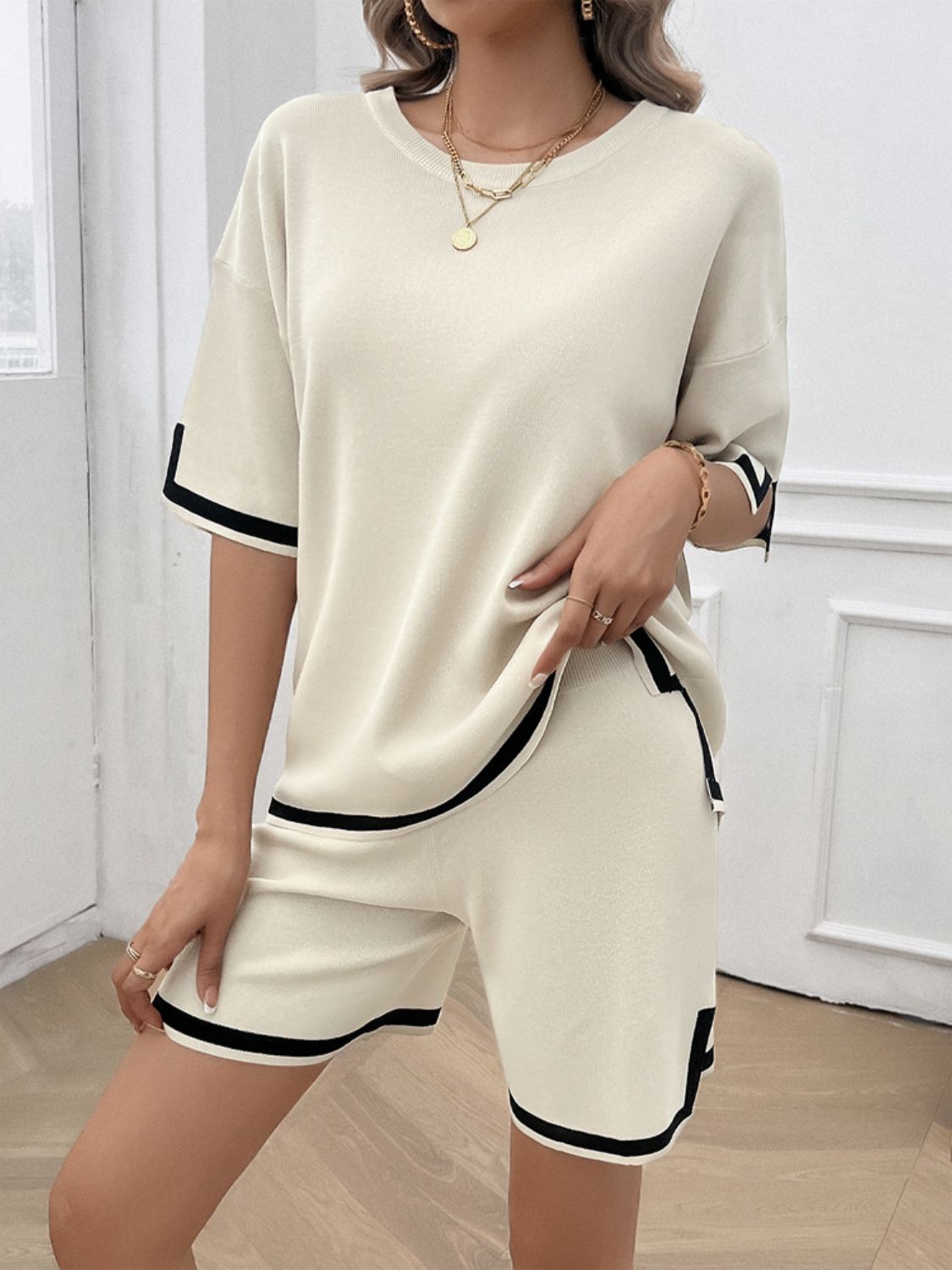 Devine Contrast Trim Round Neck Top and Shorts Set – Chic Yana’s Fashion
