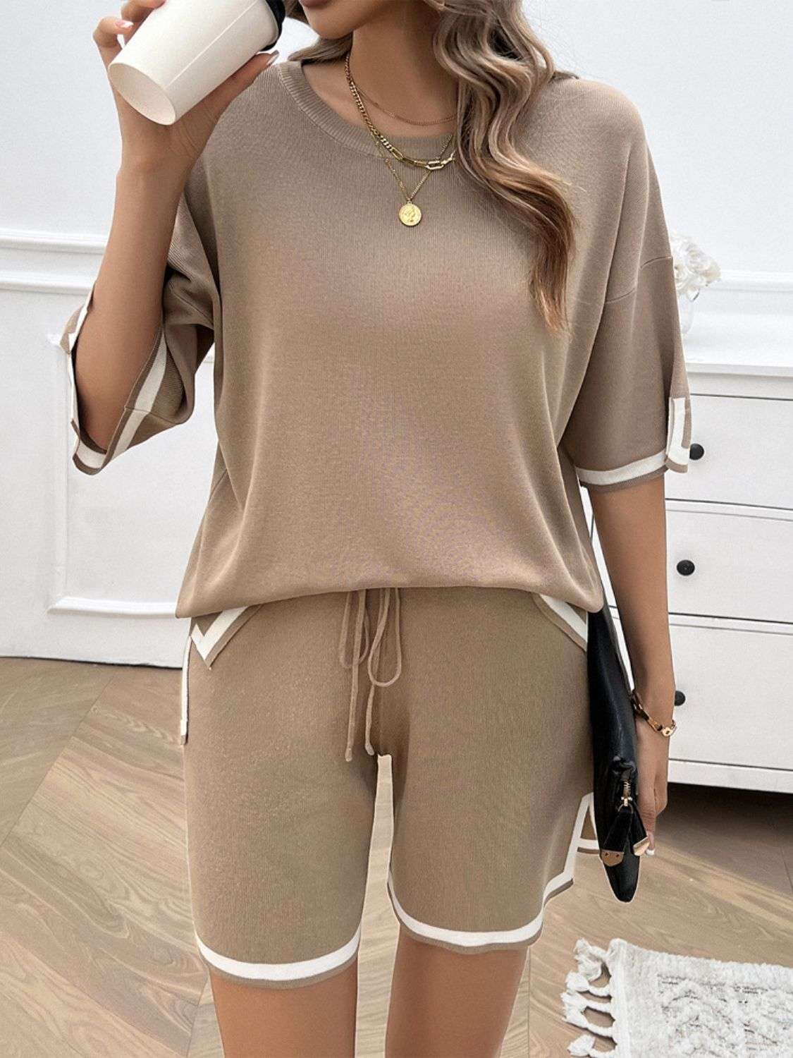 Devine Contrast Trim Round Neck Top and Shorts Set – Chic Yana’s Fashion