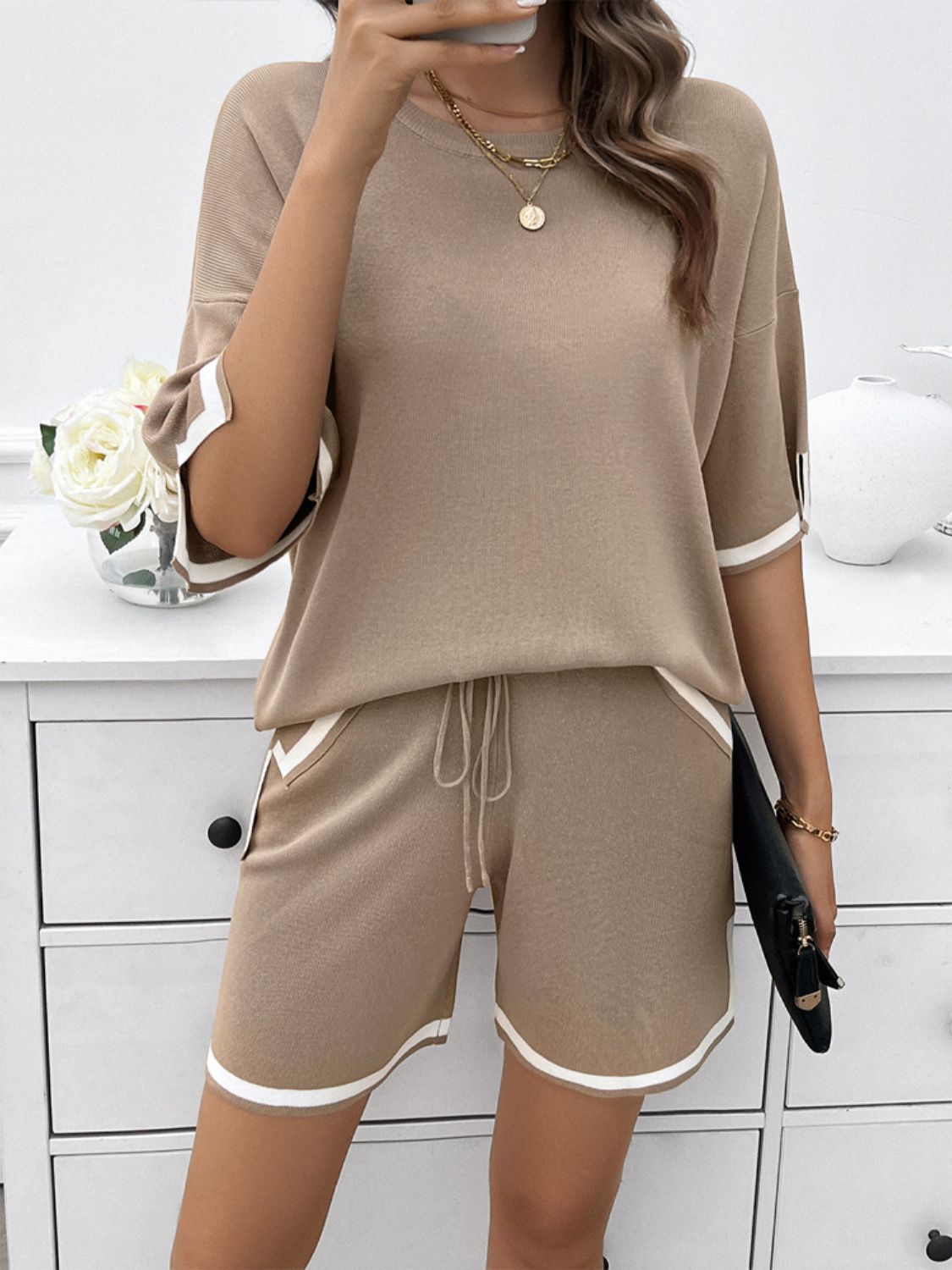 Devine Contrast Trim Round Neck Top and Shorts Set – Chic Yana’s Fashion