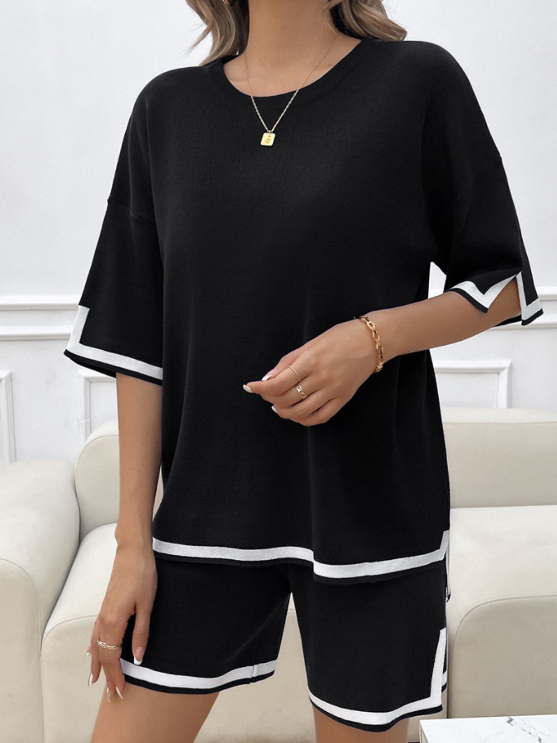 Devine Contrast Trim Round Neck Top and Shorts Set – Chic Yana’s Fashion