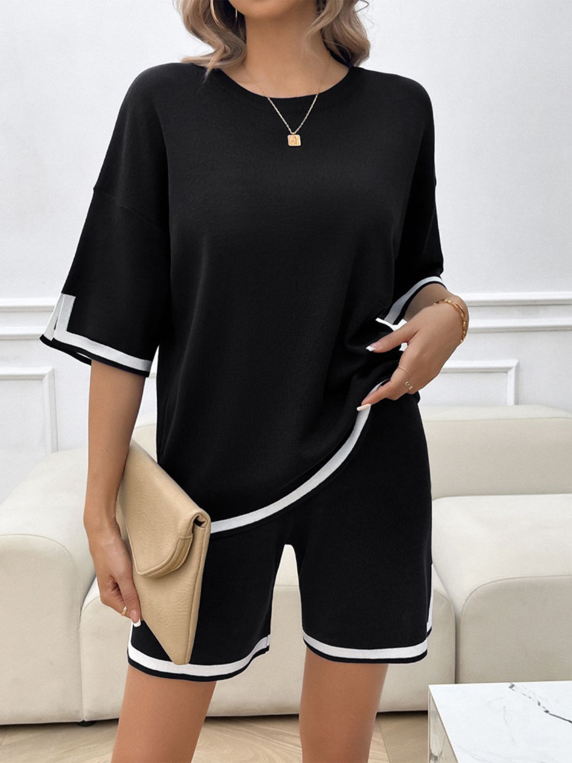 Devine Contrast Trim Round Neck Top and Shorts Set – Chic Yana’s Fashion
