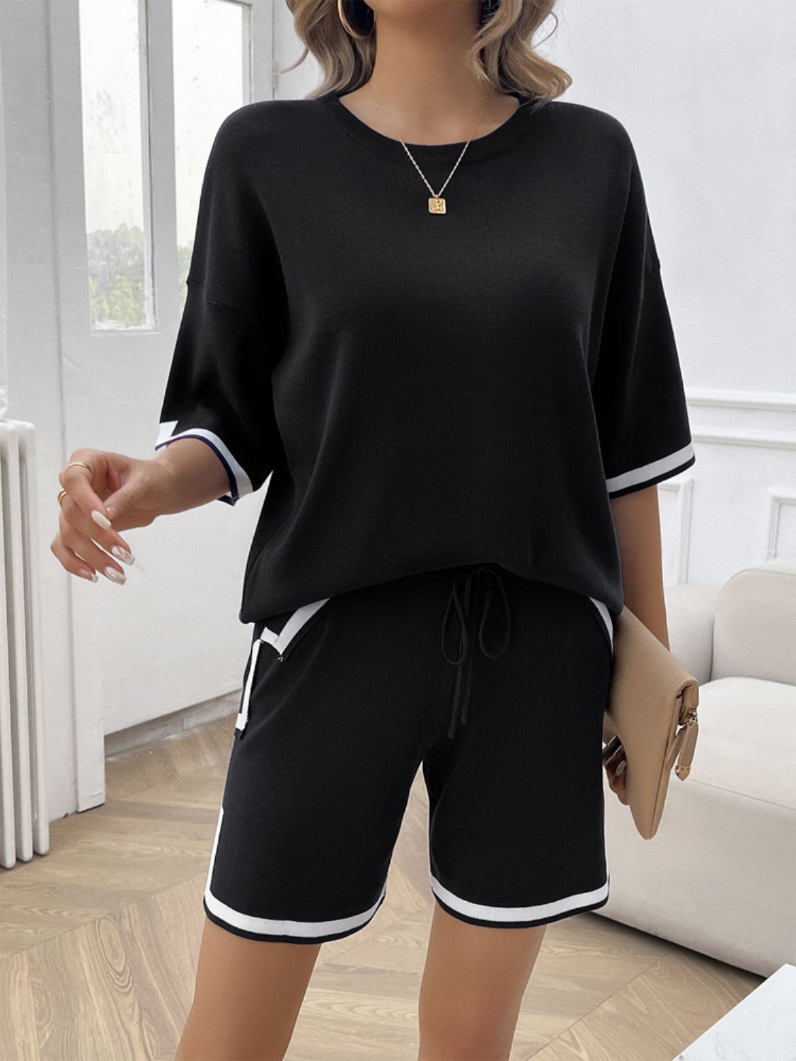 Devine Contrast Trim Round Neck Top and Shorts Set – Chic Yana’s Fashion