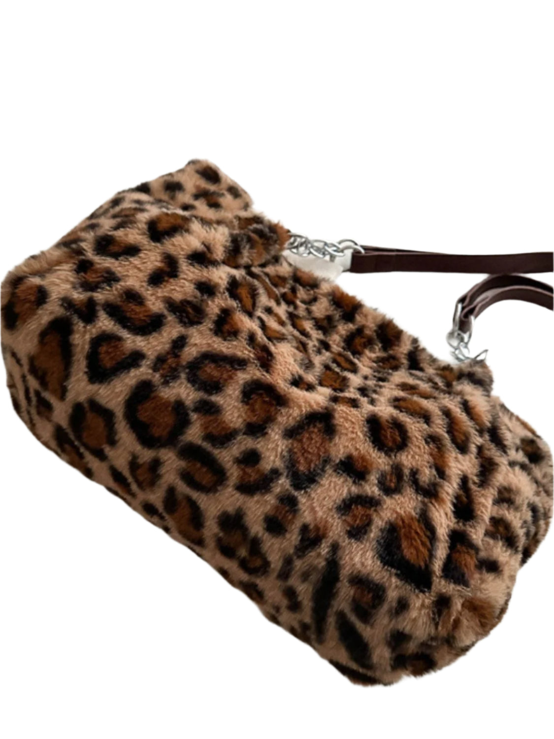 Model wearing Faux Fur Leopard Shoulder Bag – A trendy and elegant Accessories.