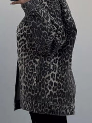 Flattering fit and modern design make the Leopard Button Up Long Sleeve Denim Top a standout piece.