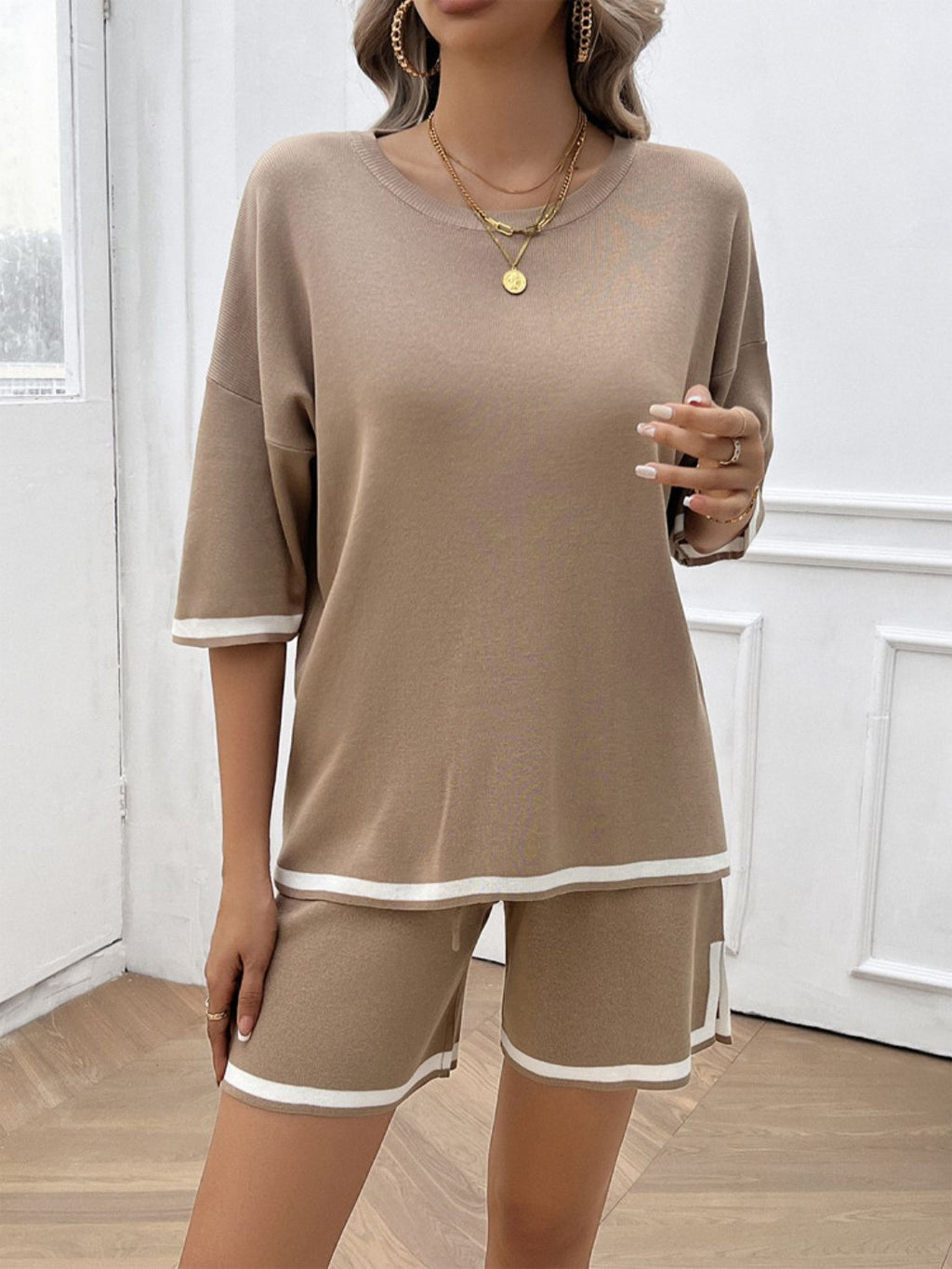 Devine Contrast Trim Round Neck Top and Shorts Set – Chic Yana’s Fashion
